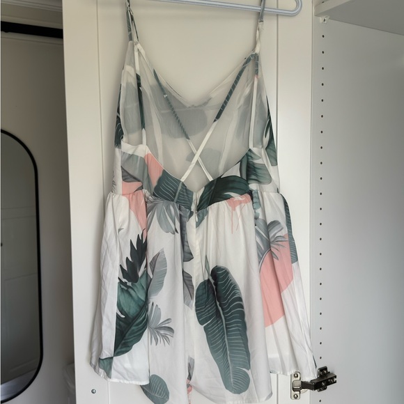 Flowy Flower Romper - Picture 2 of 2